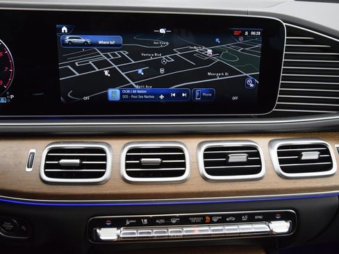 Used 2025 Mercedes-Benz GLS 450 4MATIC image 27