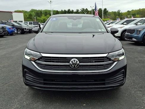 Certified 2024 Volkswagen Jetta SE FWD image 2