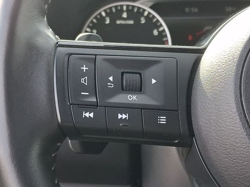 Used 2025 Nissan Pathfinder SL AWD/4WD image 22
