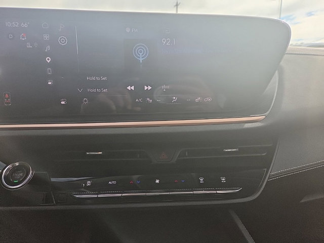 Used 2024 Buick Envision Sport Touring AWD/4WD image 19