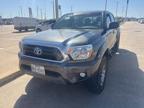 Used 2014 Toyota Tacoma PreRunner w/ SR5 Package image 3