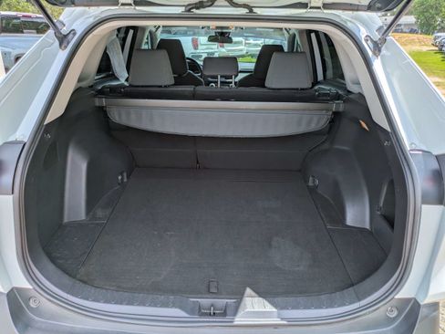Used 2021 Toyota RAV4 XLE AWD/4WD image 13