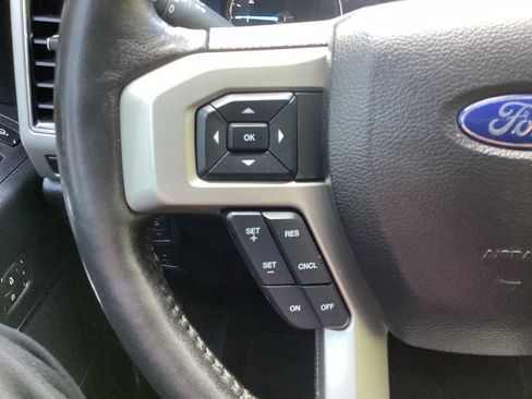 Used 2019 Ford F250 Lariat w/ Lariat Ultimate Package AWD/4WD image 44