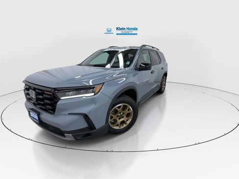 Certified 2024 Honda Pilot TrailSport image 6