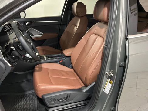 Used 2025 Audi Q3 2.0T Premium w/ Convenience Package image 4