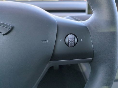 Used 2023 Tesla Model 3 Standard Range image 29