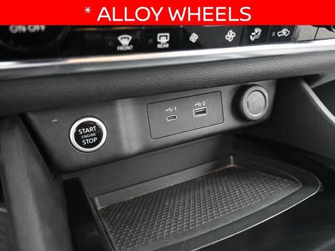 Used 2023 Nissan Rogue SV FWD image 15