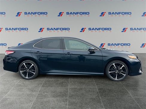 Used 2020 Toyota Camry XSE image 6