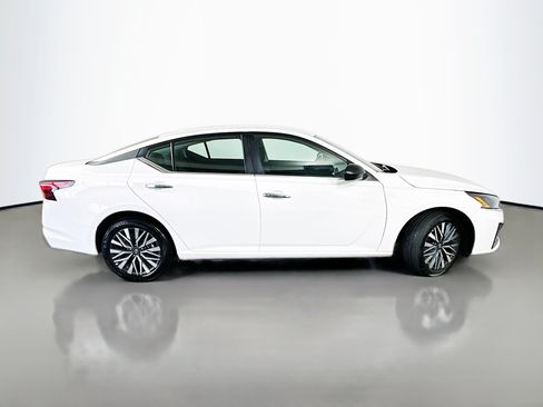 Used 2025 Nissan Altima 2.5 SV AWD/4WD image 8