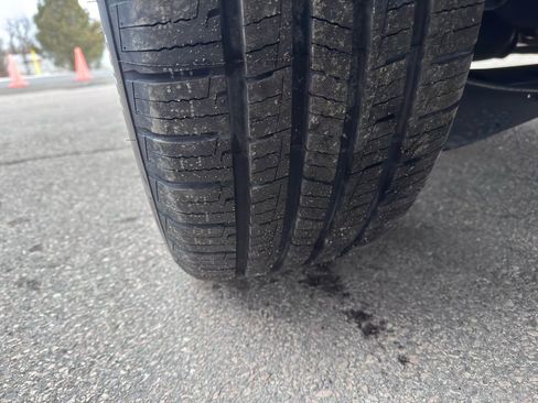 Used 2022 GMC Yukon Denali w/ Denali Premium Package image 58