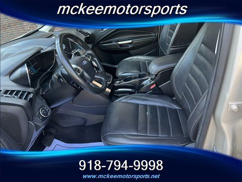 Used 2017 Ford C-MAX Titanium w/ Equipment Group 301A FWD image 15