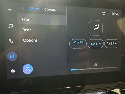 Used 2025 Toyota Sienna LE image 31