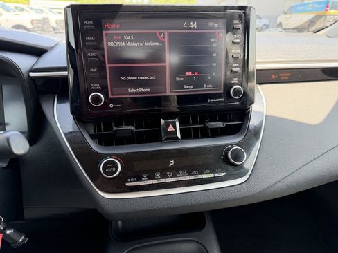 Used 2025 Toyota Camry LE FWD image 11