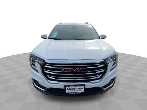 Certified 2024 GMC Terrain SLT FWD image 3