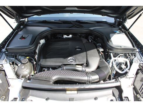 Used 2021 Mercedes-Benz GLC 300 4MATIC image 39