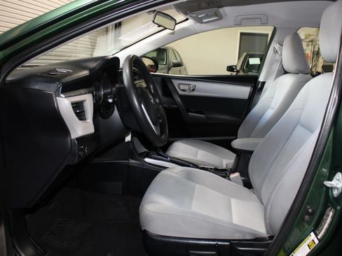 Used 2016 Toyota Corolla LE FWD image 8