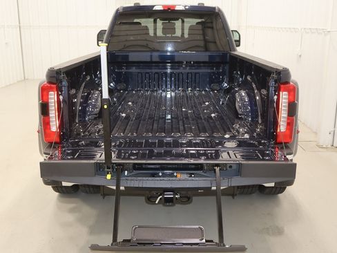 New 2025 Ford F350 Lariat w/ Lariat Ultimate Package image 36