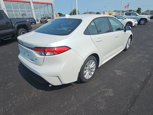 Certified 2025 Toyota Corolla LE w/ LE Premium Package FWD image 3