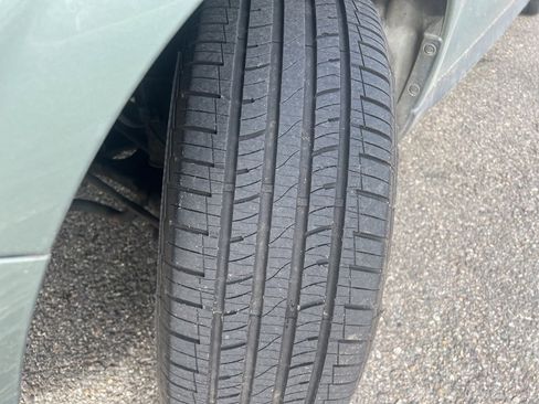 Used 2017 Subaru Forester 2.5i Premium w/ All-Weather Package image 4