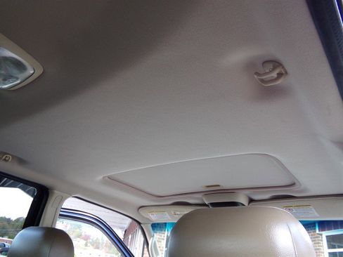 Used 2004 Ford Explorer Sport Trac XLT image 42