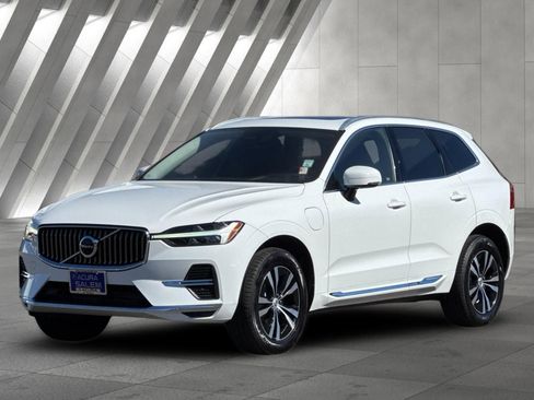 Used 2022 Volvo XC60 T8 Inscription Expression image 8