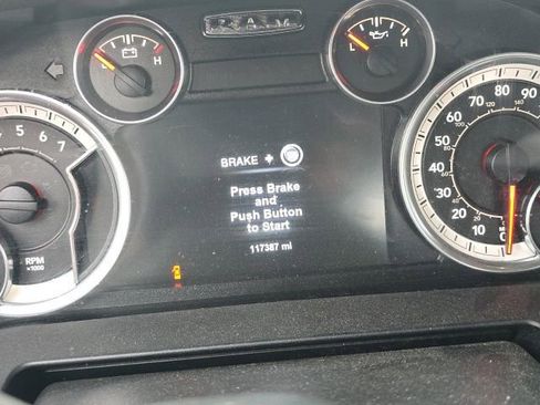 Used 2015 RAM 1500 Laramie w/ Convenience Group image 7