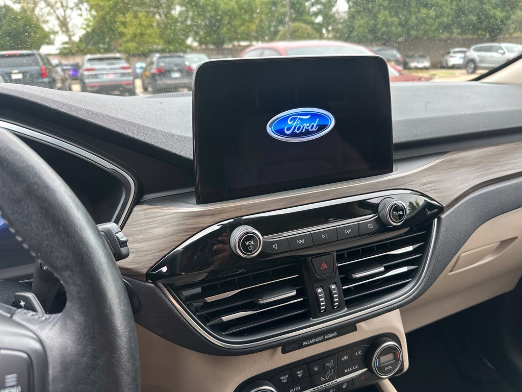 Used 2020 Ford Escape Titanium AWD/4WD image 17