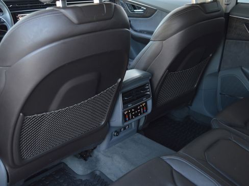 Used 2019 Audi Q8 Prestige w/ Luxury Package AWD/4WD image 29