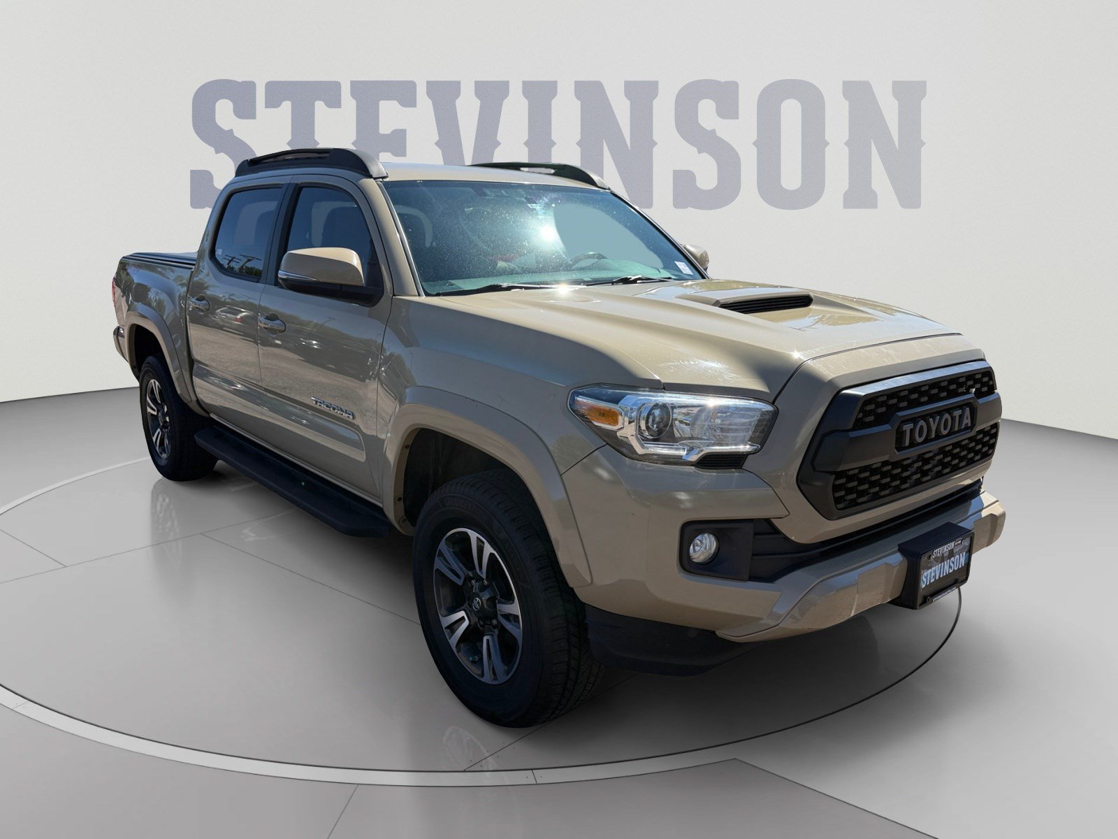Used 2017 Toyota Tacoma TRD Sport AWD/4WD image 7