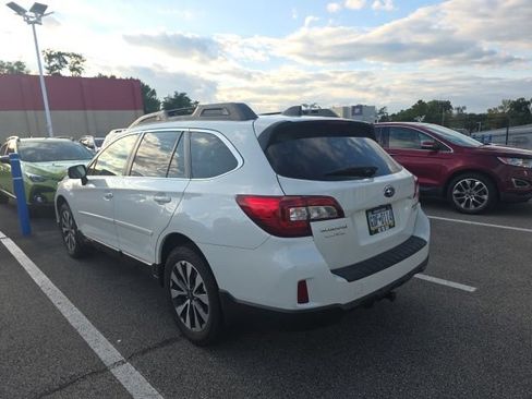 Used 2017 Subaru Outback 2.5i Limited AWD/4WD image 3