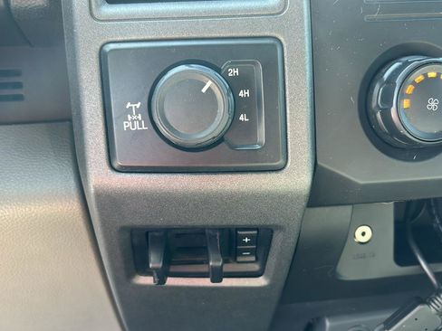Used 2017 Ford F250 XL w/ Power Equipment Group AWD/4WD image 18