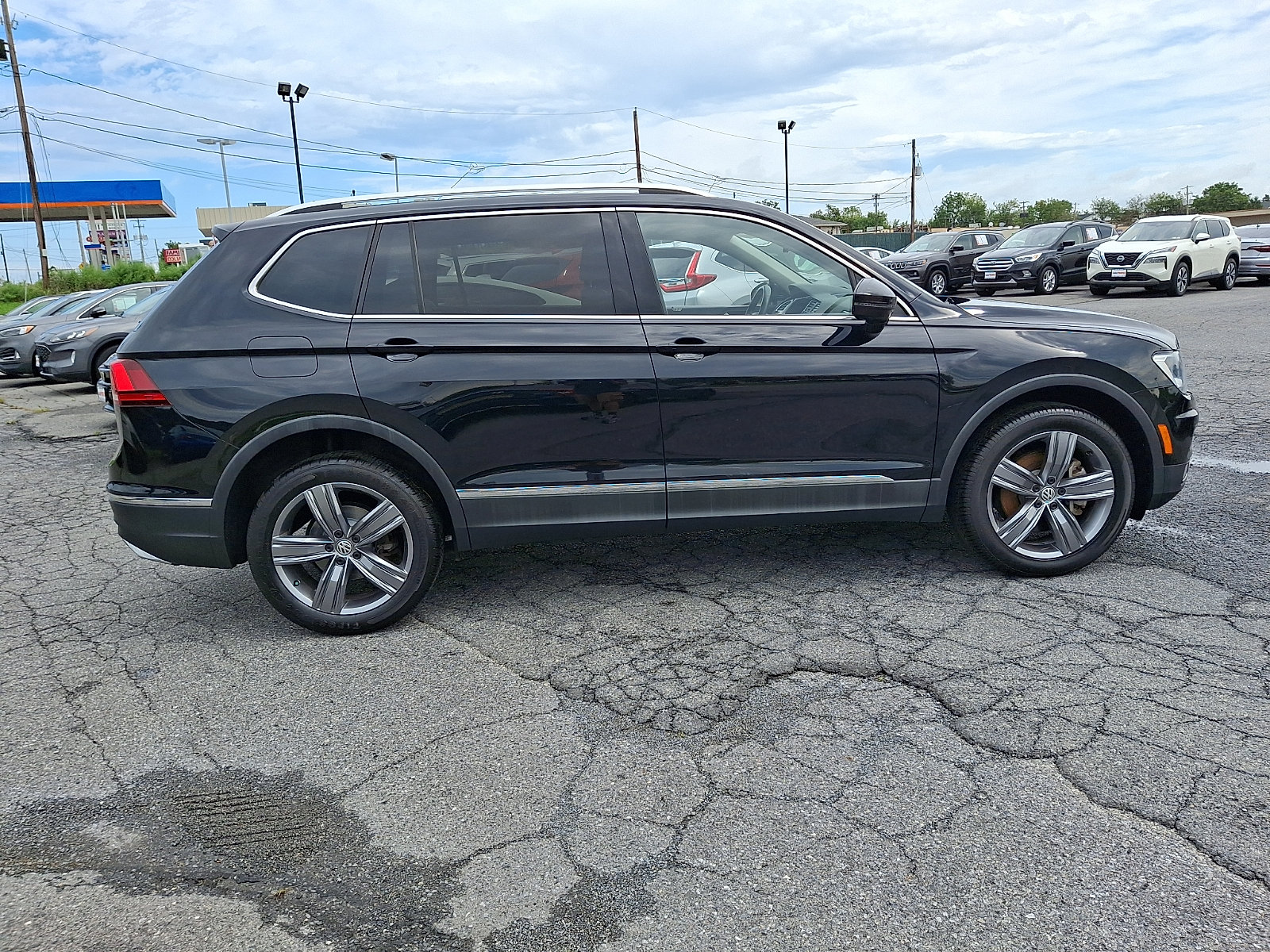 Used 2021 Volkswagen Tiguan SEL AWD/4WD image 7