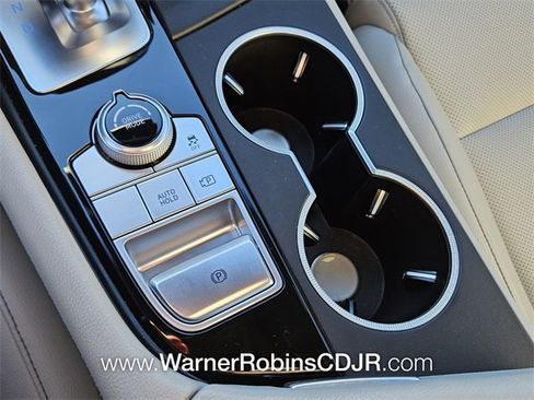 Used 2023 Genesis G70 2.0T image 24