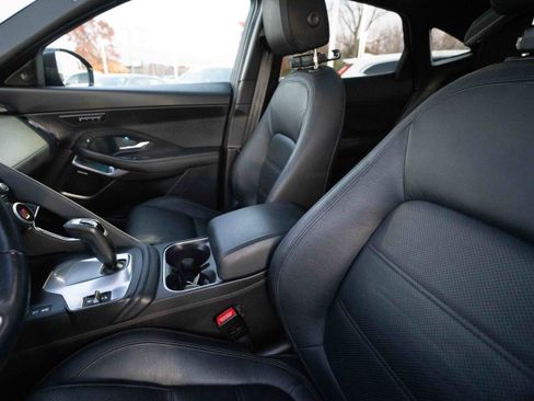 Used 2020 Jaguar E-PACE SE image 10