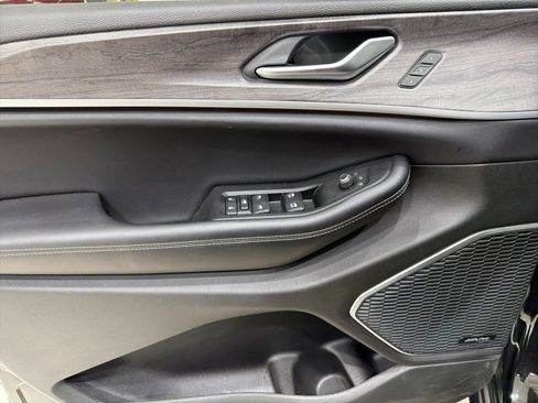 Used 2023 Jeep Grand Cherokee L Limited w/ Luxury Tech Group II image 13