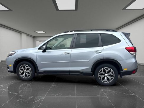 Used 2024 Subaru Forester Premium AWD/4WD image 10