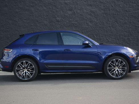Certified 2025 Porsche Macan S image 8