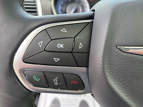 Used 2017 Chrysler 300 C w/ Safetytec Plus Group AWD/4WD image 21