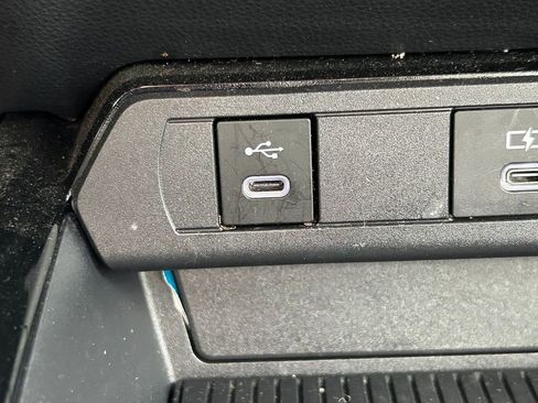 Used 2025 Toyota Prius XLE image 28