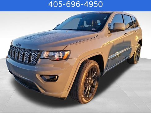 Used 2019 Jeep Grand Cherokee Altitude image 1