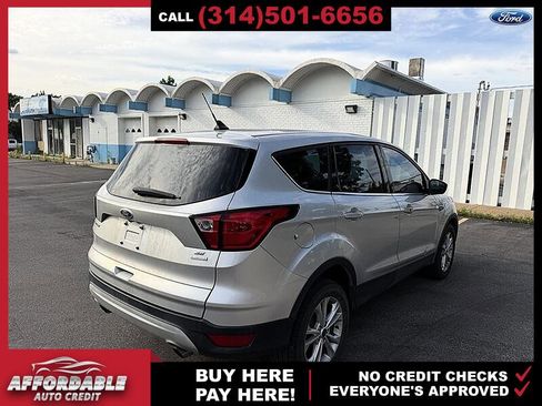 Used 2019 Ford Escape SE FWD image 5