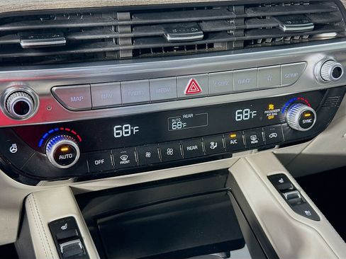 Used 2022 Kia Telluride SX w/ Nightfall Edition Package AWD/4WD image 16