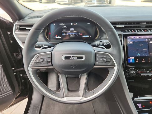 Used 2024 Jeep Grand Cherokee L Limited w/ Luxury Tech Group II image 16