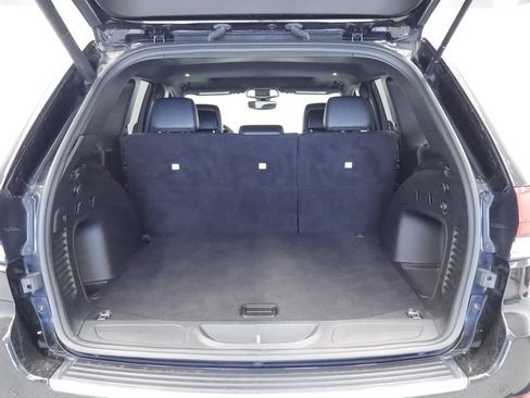 Certified 2021 Jeep Grand Cherokee Limited w/ Trailer Tow Group IV AWD/4WD image 17