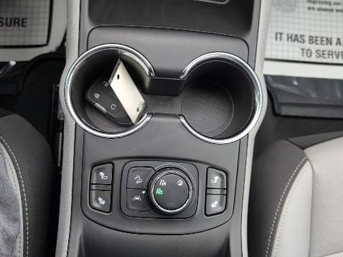 Used 2023 GMC Terrain SLT w/ LPO, Floor Liner Package image 19