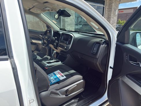 Used 2022 Chevrolet Colorado LT w/ Fleet Safety Package RWD image 17