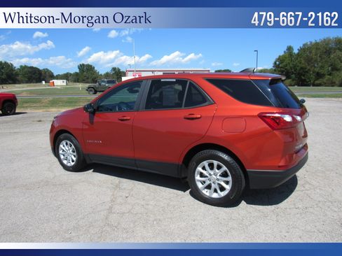 Used 2020 Chevrolet Equinox LS w/ LS Convenience Package FWD image 9