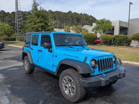 Used 2017 Jeep Wrangler Unlimited Rubicon w/ Connectivity Group image 3