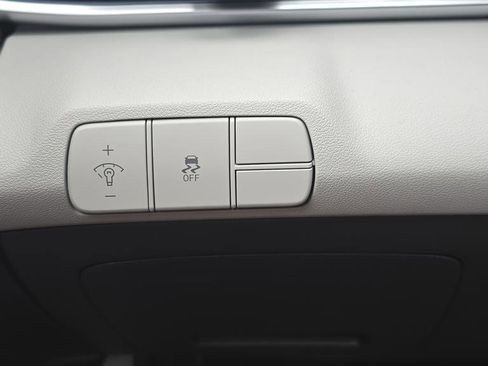 New 2026 Hyundai Elantra Limited FWD image 26