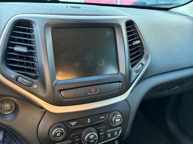 Used 2014 Jeep Cherokee Limited w/ Luxury Group FWD image 22